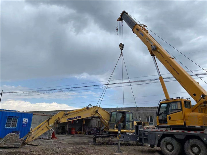 隆化县25吨吊车的工作半径是多少？