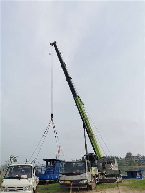 隆化县桥梁建设吊装案例